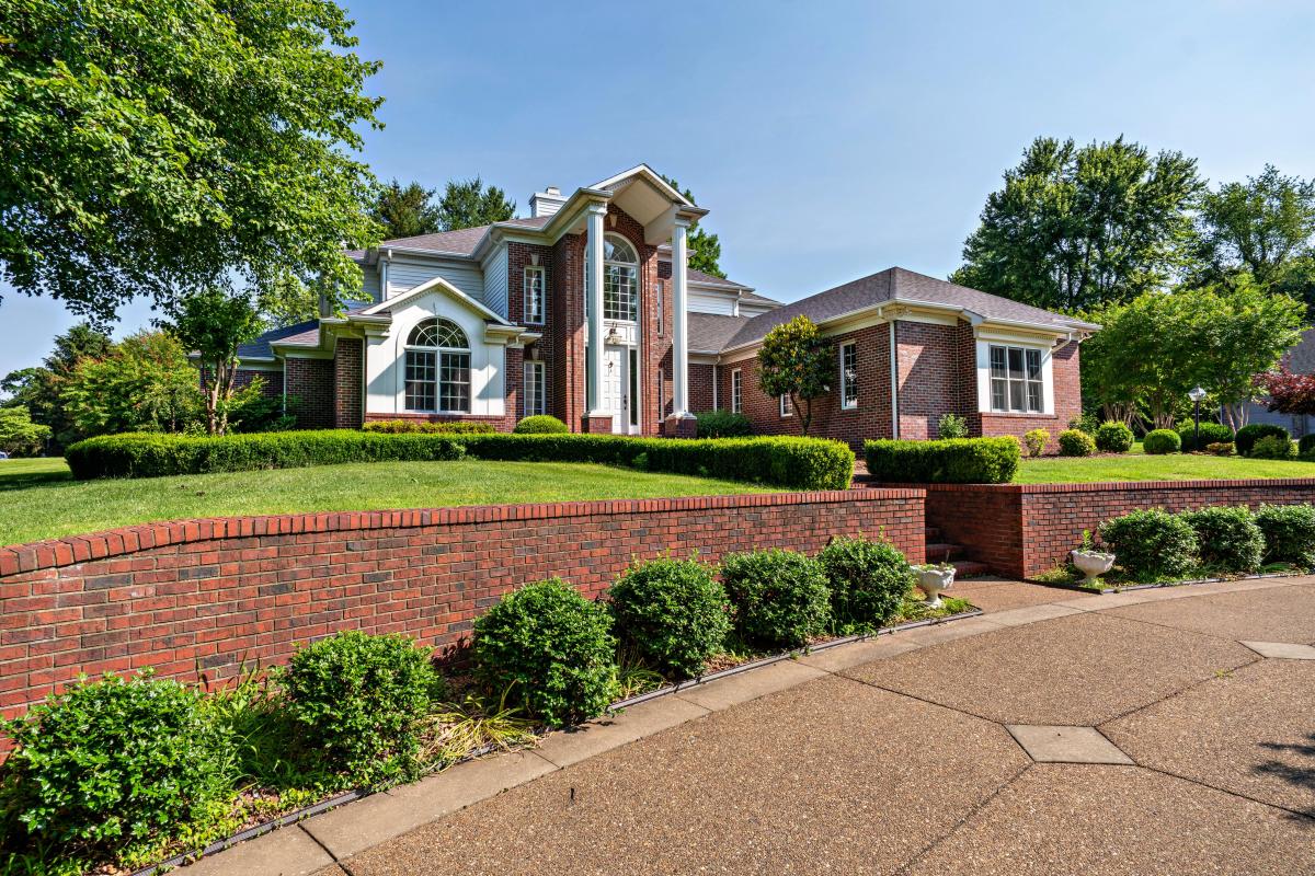 Owensboro Home on 4029 Foxtail Place Kurtz Auction & Realty Co.